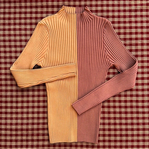 Woman’s Red By BKE Color Block Ribbed Long Sleeve - Picture 4 of 8